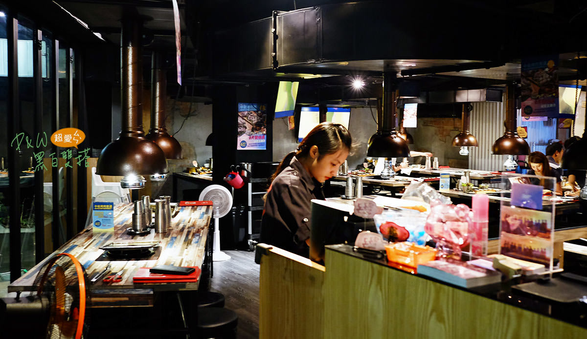 捷運忠孝敦化站,捷運國父紀念館站