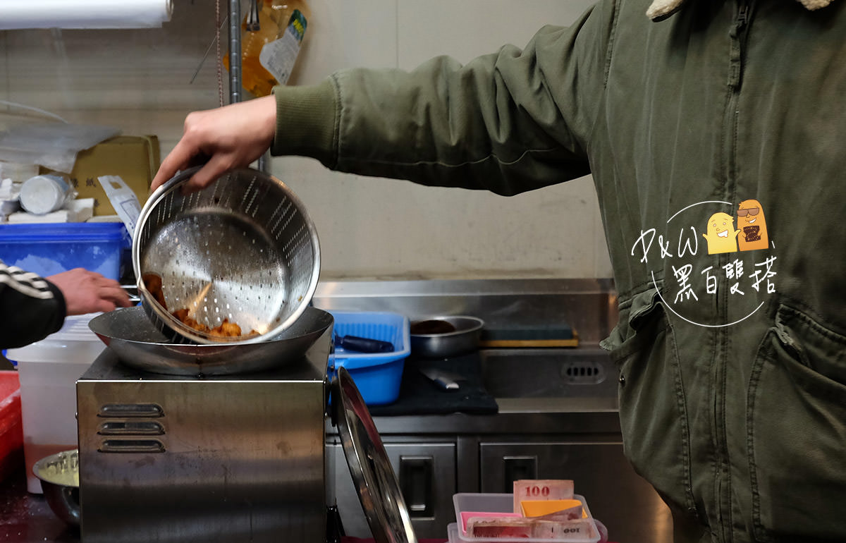 噴汁炸雞,噴汁炸雞招牌鹹酥雞,新莊首選炸雞,新北,新莊炸雞專賣店,新莊,新莊消夜推薦,雞排,新莊晚餐推薦,炸雞,新莊廟街必吃,新北市美食,新莊廟街,鹽酥雞新莊噴汁炸雞,新莊廟街炸雞推薦