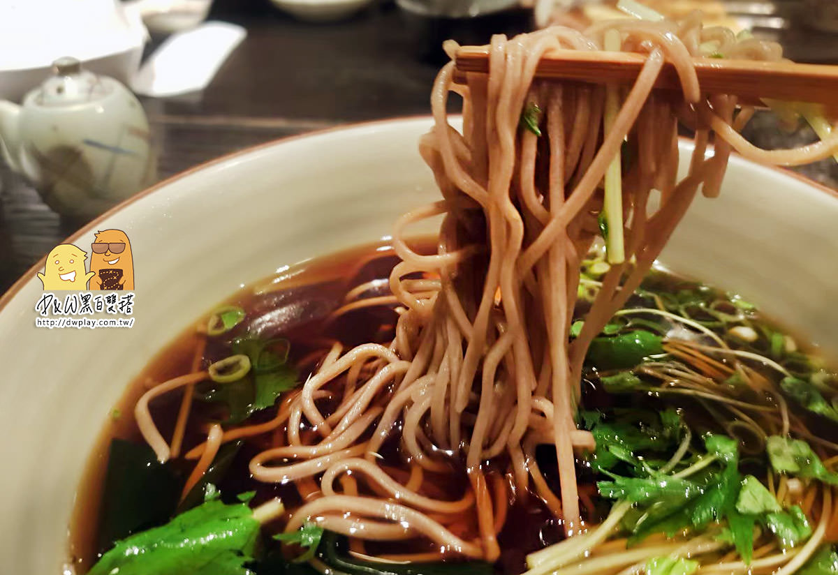 中山必吃！中山美食推薦『二月半そば 蕎麦麺』，台北最好吃的蕎麥麵店，沒有之一！雞肉天婦羅必點推薦！