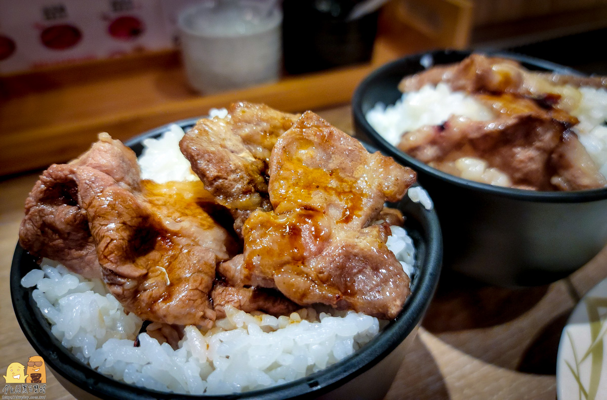 排隊美食,東門油花旋轉燒肉,一個人燒烤,旋轉燒肉,台北燒肉,東門美食,東門捷運站,燒烤,東門捷運站美食,燒肉,東門燒肉,台北燒烤,排隊