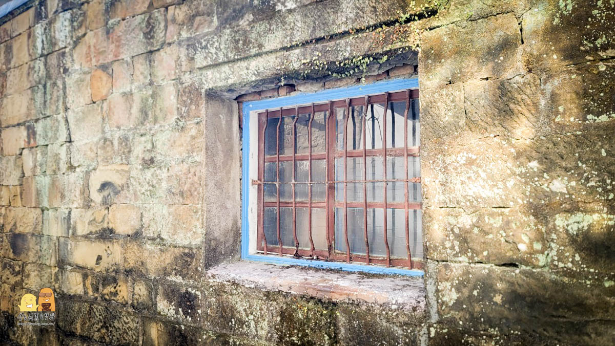 東和戲院遺址,廢墟景點,廢墟迷,售票亭,廢墟遺址,廢墟感,拍照