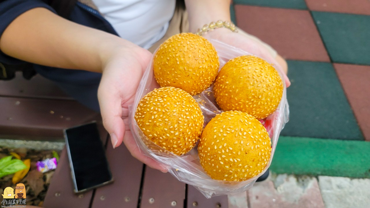 膨風球,大龍峒美食,哈密街美食,捷運圓山站美食,排隊美食,圓山美食,哈密街排隊美食,哈密街地瓜球,哈密街膨風球,保安宮小吃,大龍峒美食,大龍峒排隊地瓜球,大龍峒保安宮,二姊膨風球