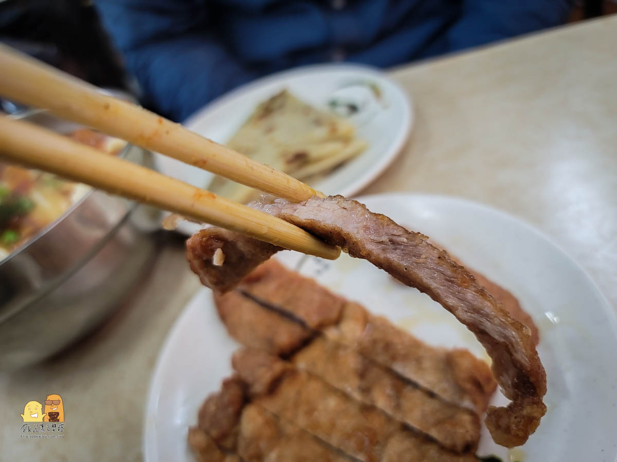 牛肉麵,台北牛肉麵,台北美食,伊通街牛肉麵,番茄牛肉麵,四平街番茄牛肉麵,四平街牛肉麵,四平路牛肉麵,刀削麵,四平街刀削麵,台北刀削麵,牛肉刀削麵,四平路刀削麵,伊通街刀削麵