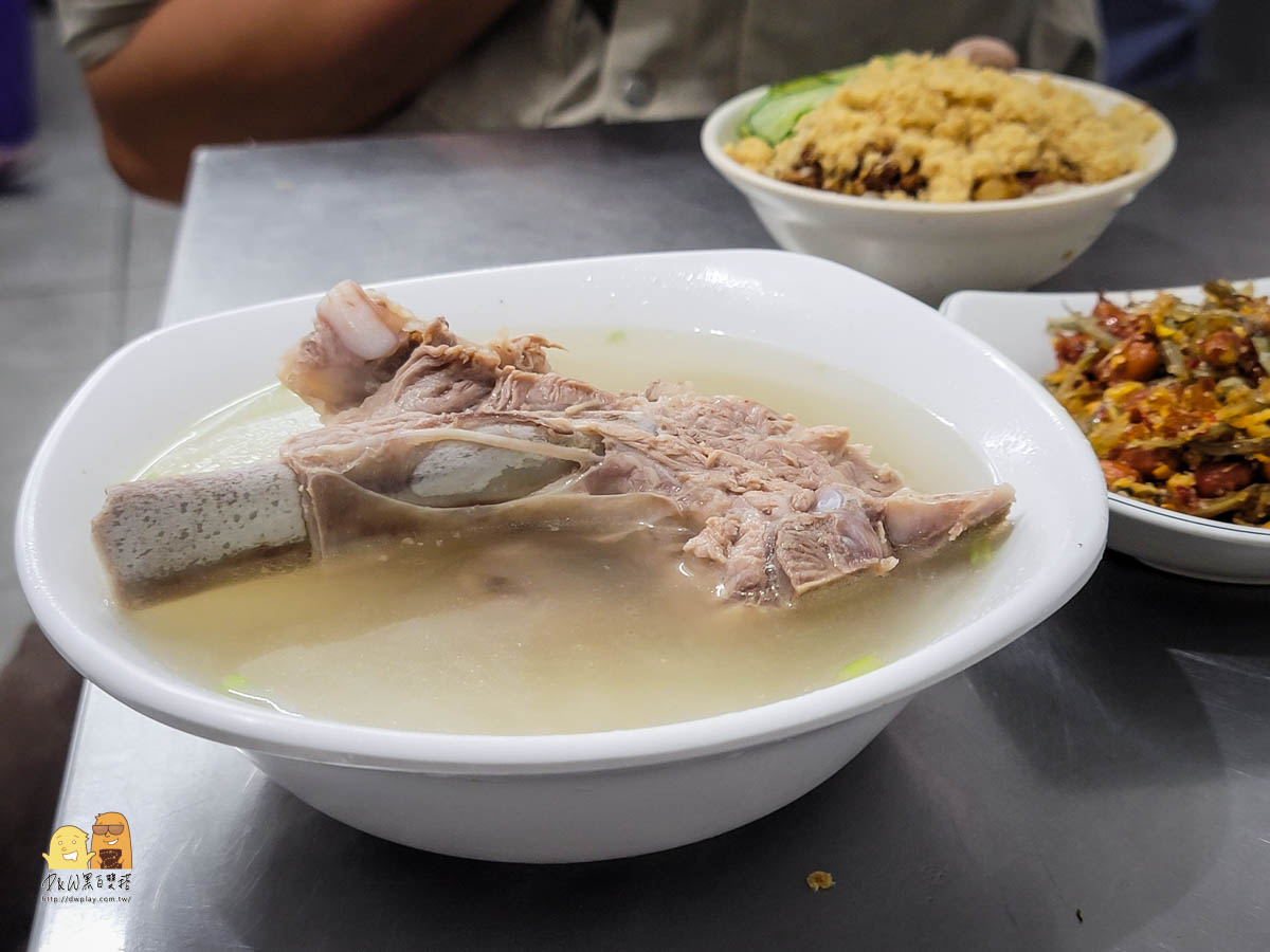 台北隱藏美食,台北小巨蛋美食,台北美食,巷弄美食,隱藏美食,排骨湯,捷運小巨蛋站