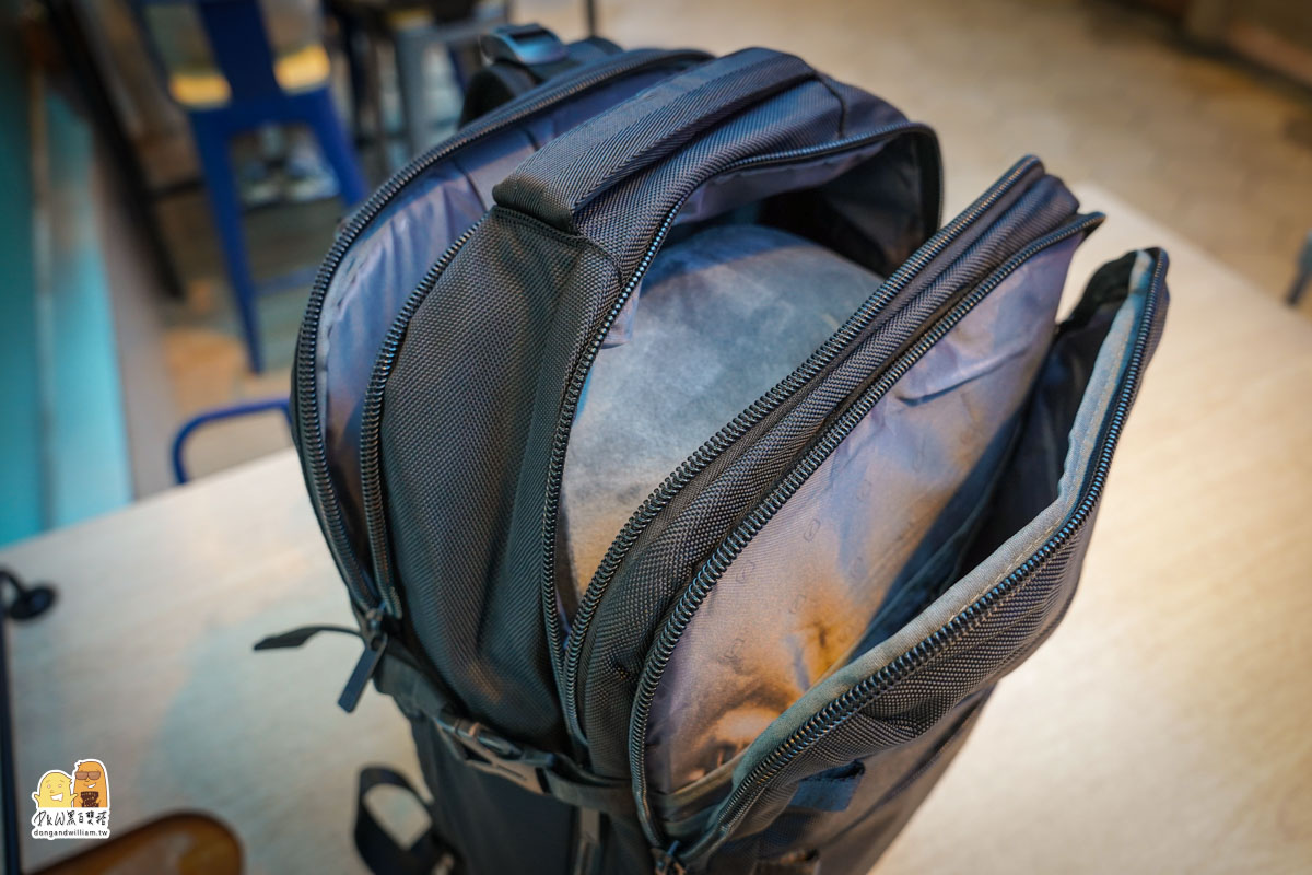 Travel Blue 藍旅 Journey 經典款 旅行後背包,輕旅行 免託運可直接上飛機!告別旅行疲憊,出國旅行輕盈收納的終極選擇! @D&W黑白雙搭 @D&W黑白雙搭