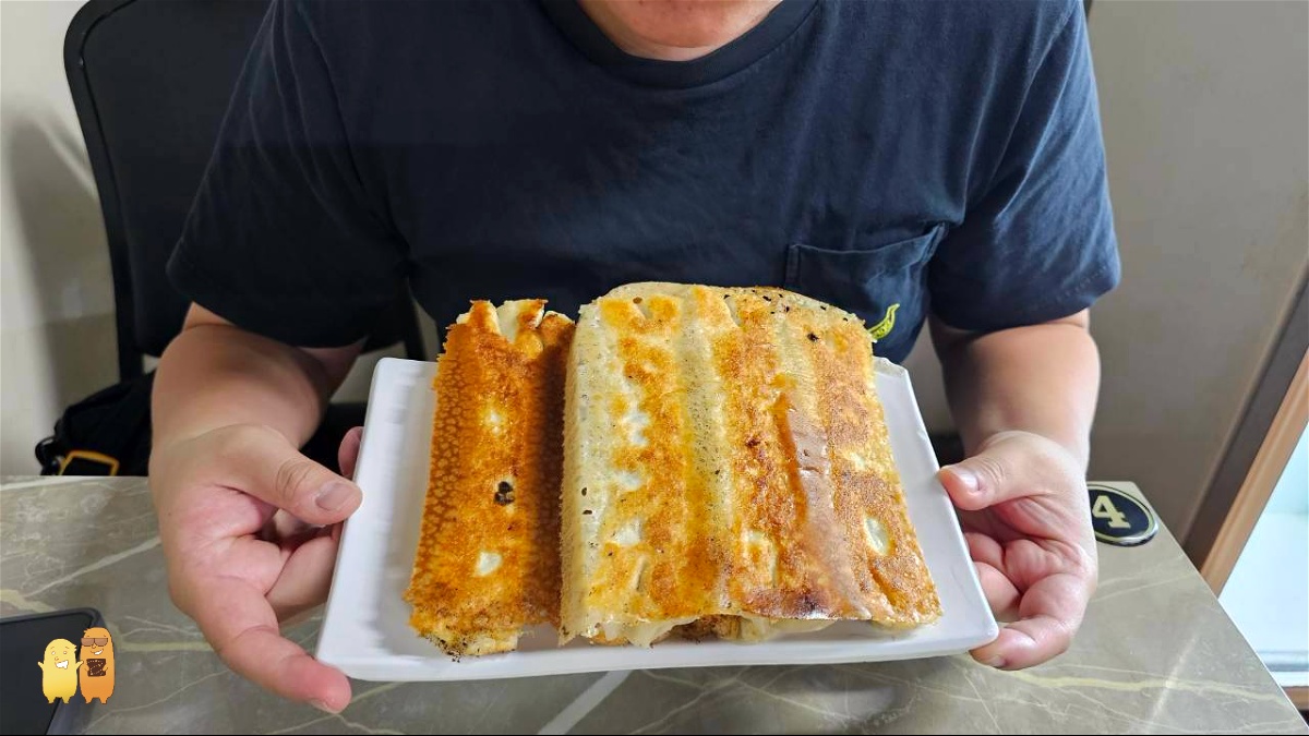 網站近期文章：中和必吃 楊家麵食館，巨無霸鍋貼加上三鮮水餃，美味大份量超滿足