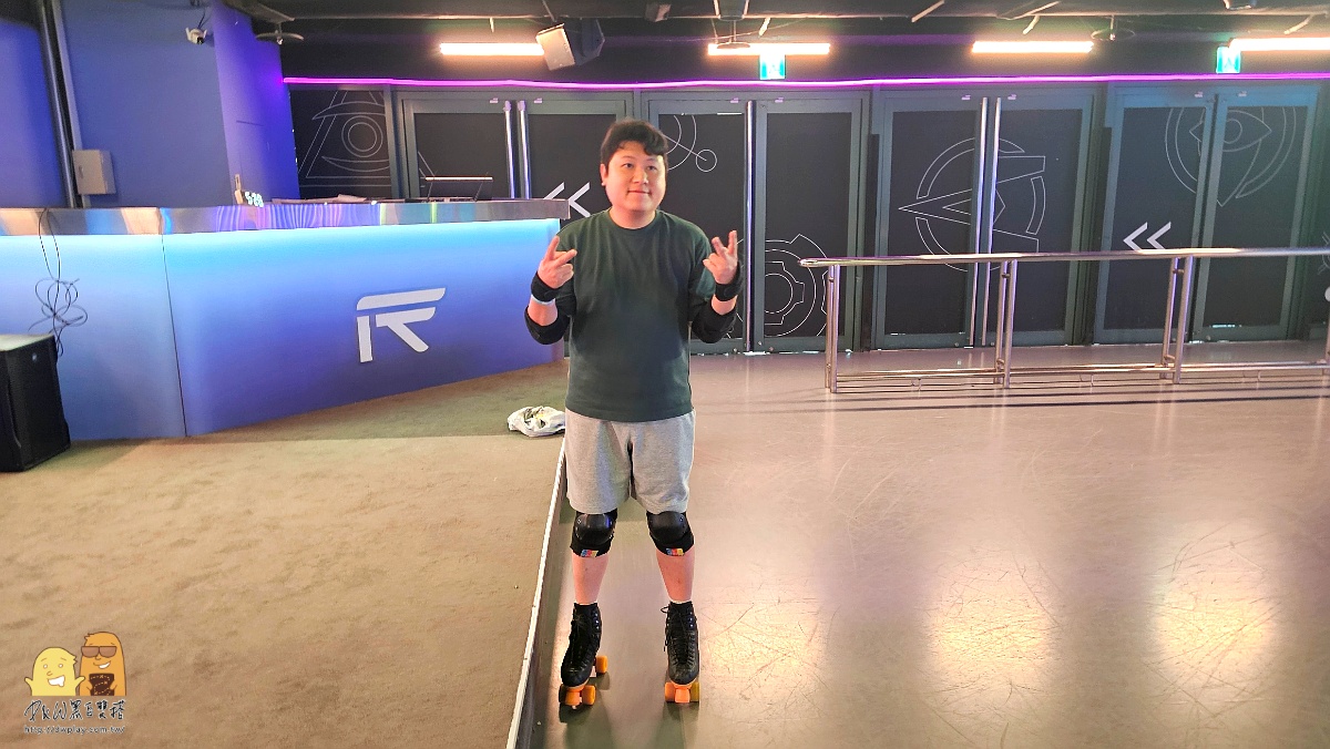 捷運南京復興站,捷運小巨蛋站